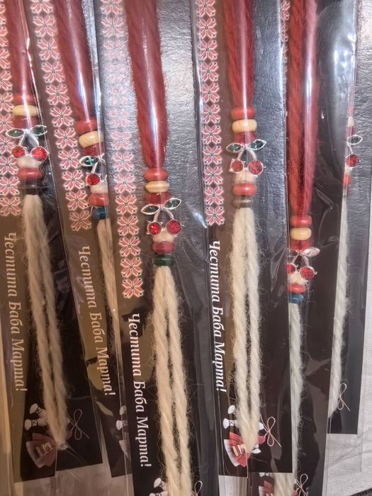 Ръчно направени мартеници