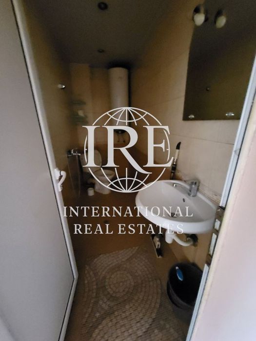 Продава се Тристаен апартамент в Варна, Лятно кино Тракия - 57 кв.м за 2009 €/кв.м - Снимка #2