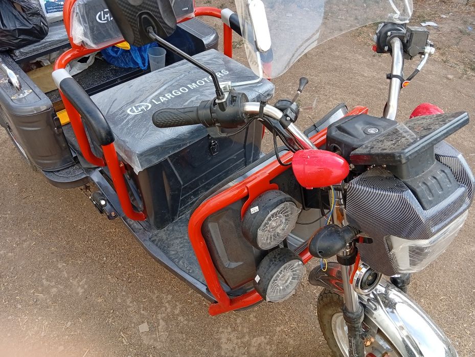 Skuter sotiladi arzon va yangi