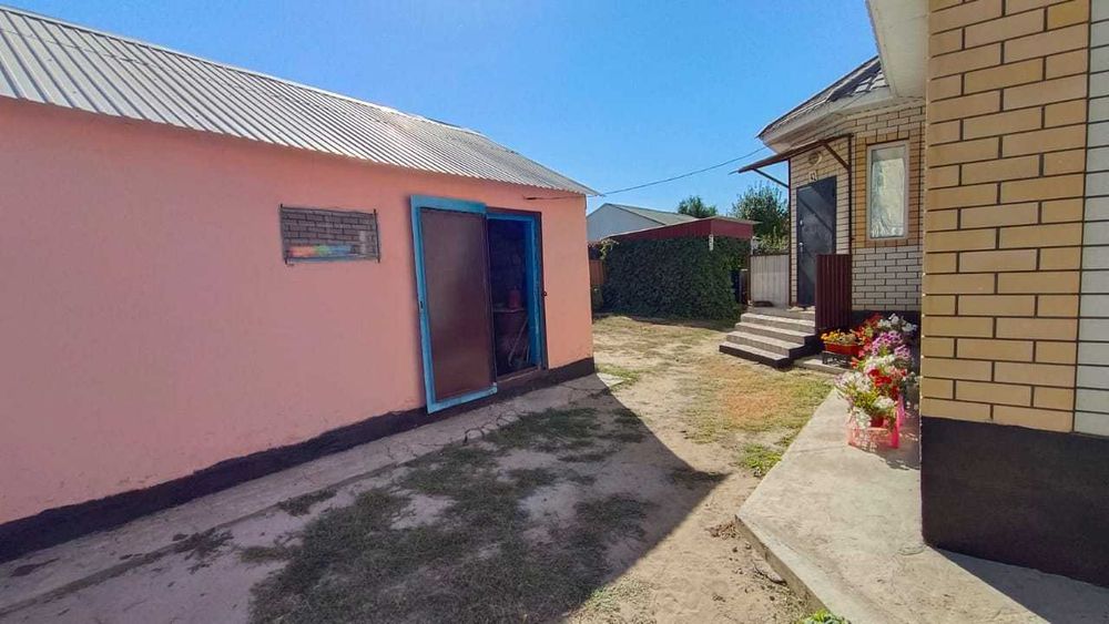 Продам 2 дома во 1 дворе