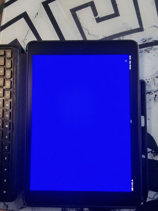 iPad 9 (Gen 9) + tastatură + folie mată – stare foarte bună