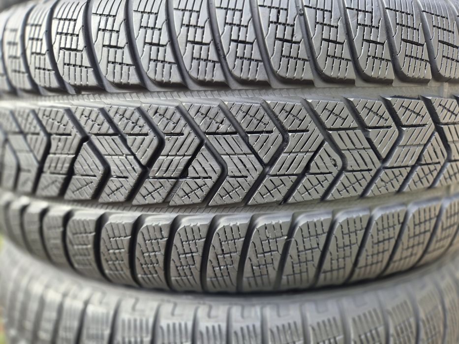 245 50 20 Anvelope de iarnă Pirelli