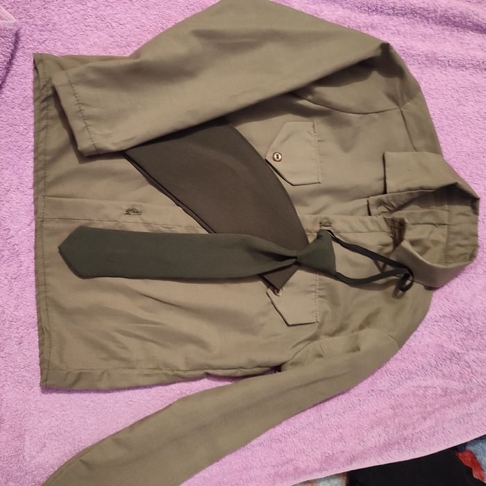 Продам рубашку,пилотку,галстук