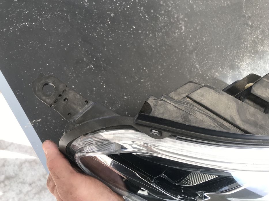 Десен фар за Toyota Proace