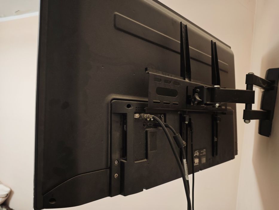 Продаётся телевизор Roison 43