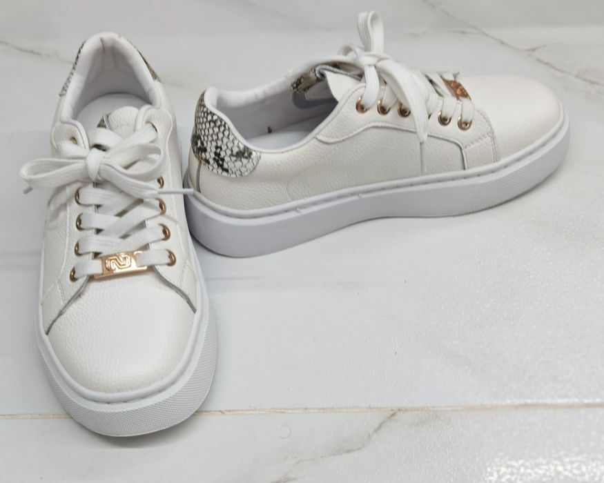 Кроссовки 36 размер. Новый