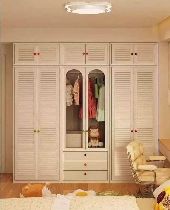 Шкаф-купе компактный в детскую | Ixcham bolalar shkafi