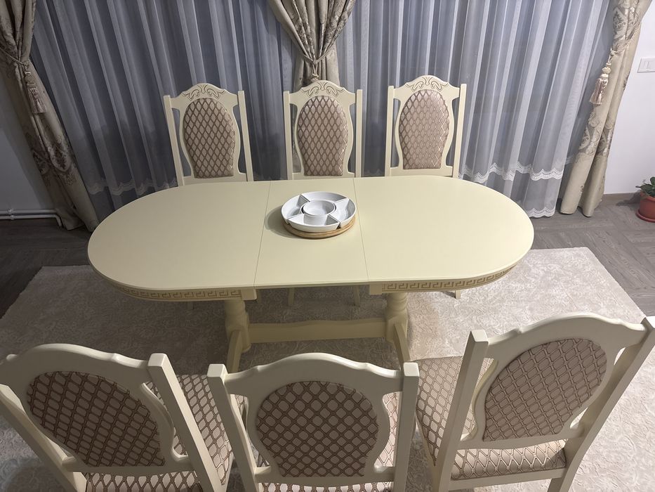 Masa cu 6 scaune impecabila