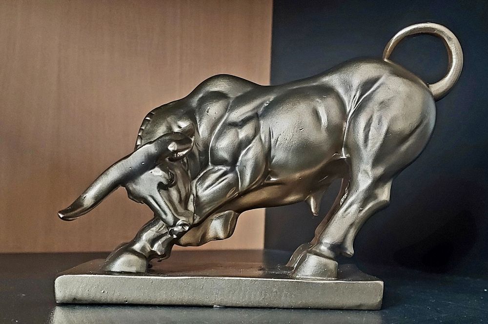 Фигура Бик Уолстрийт Постамент Статуетка