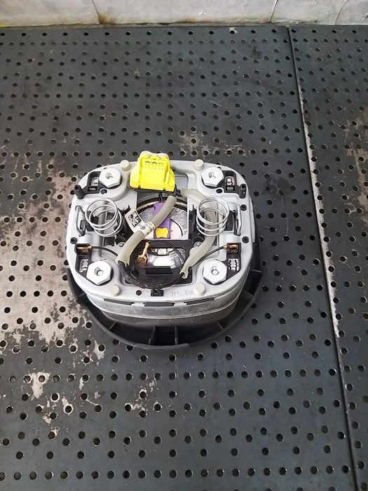 Airbag volan in 4 spite vw golf 5 1k 1k0880201n