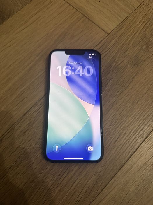 iPhone 13 128gb.