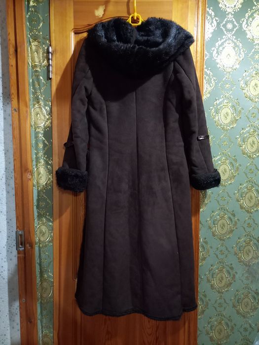 Продаются  шуба и плащ женское