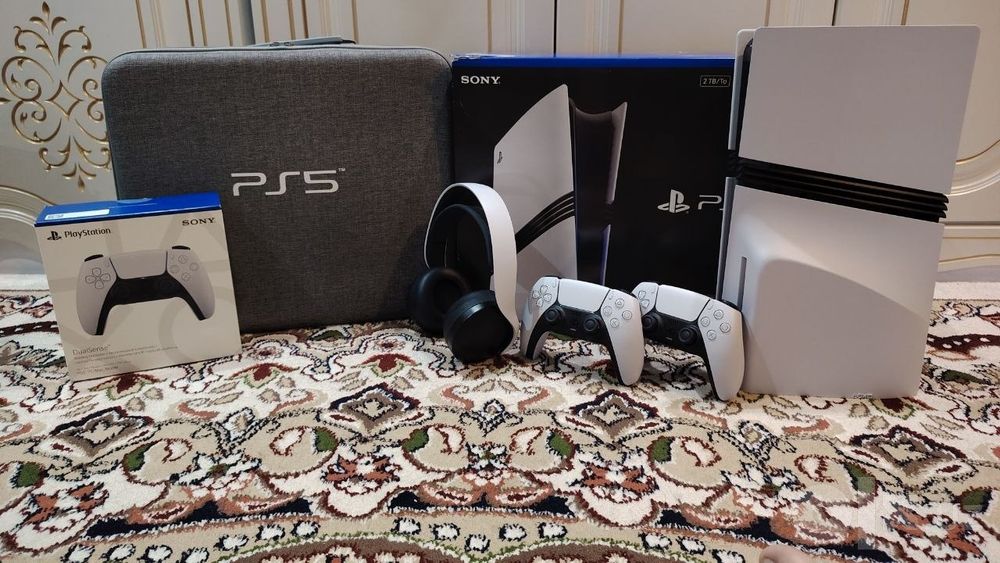 Playstation 5 pro дискаводим 2Tb CFI-7116 Deluxe 2 джойстик и диск