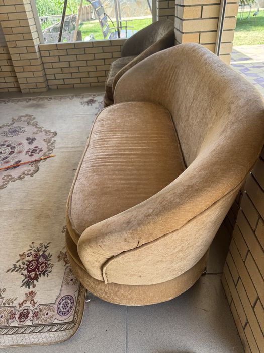 Продам диванчики . Коричневый велюр .