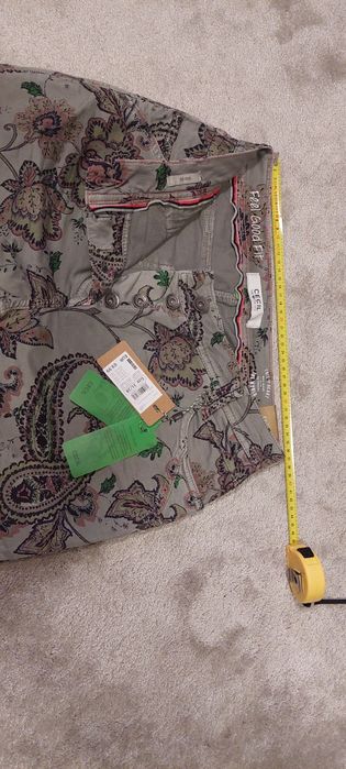 GESA Slim - Marime 31/30 - NOI CU ETICHETA - Model Paisley Floral - 69.99 EUR