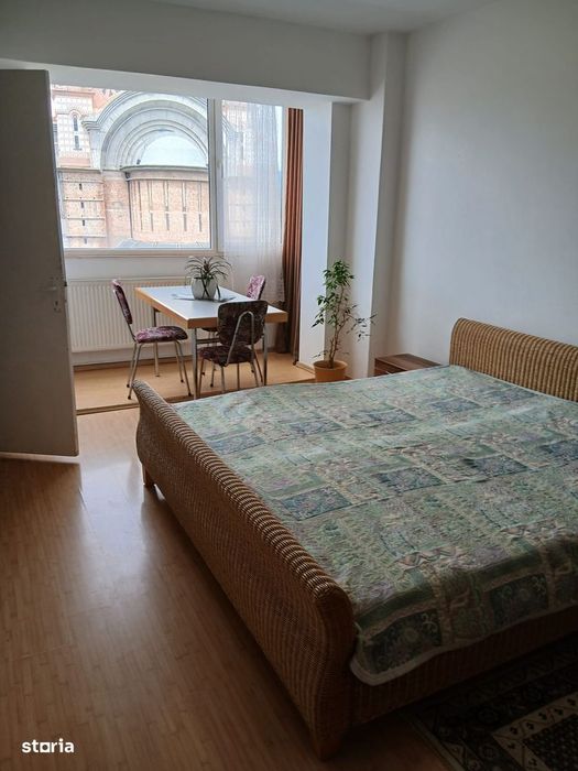 Republicii - langa Catedrala, garsoniera in bloc de apartamente ! — fotografia 3