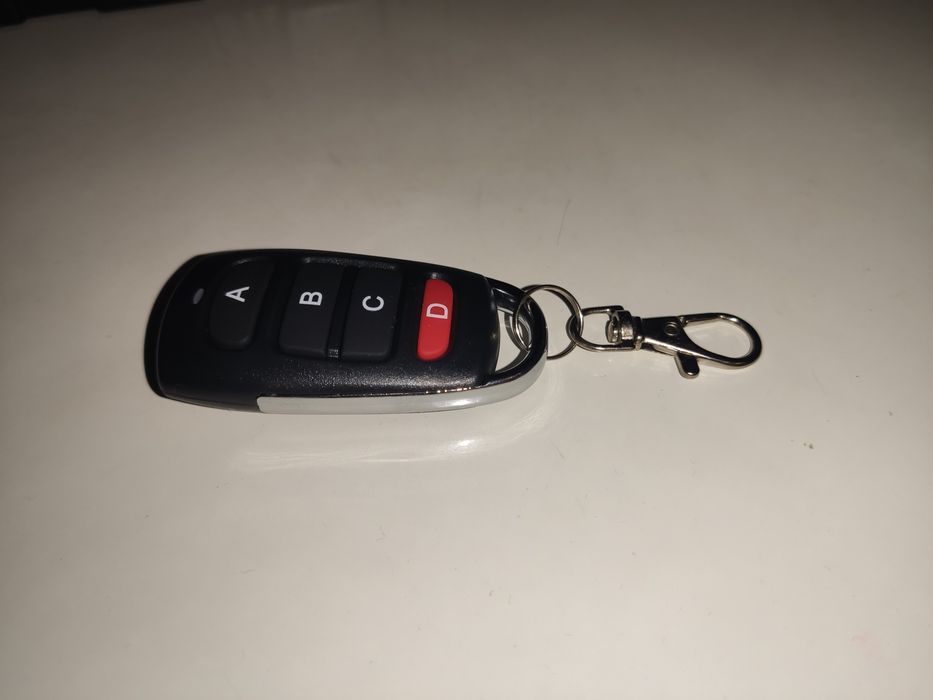 Копиращо дистанционно (433.92 MHz) за гараж/бариера/аларма