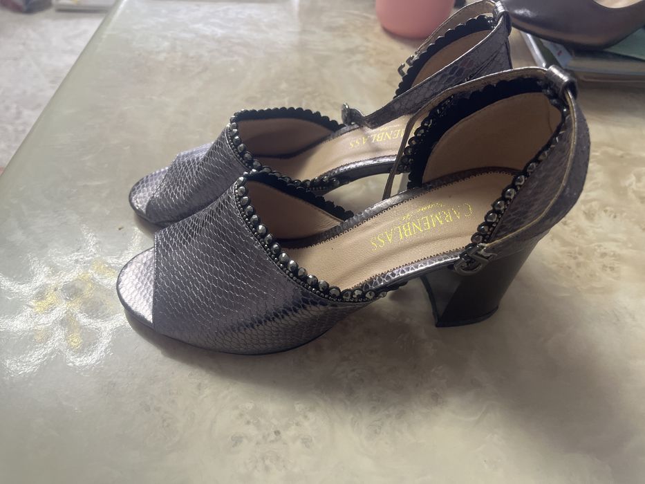 Продам женскую обувь