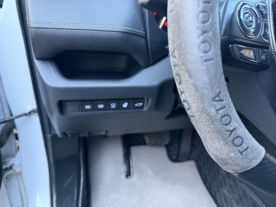 Продаю Toyota Rav4 2020