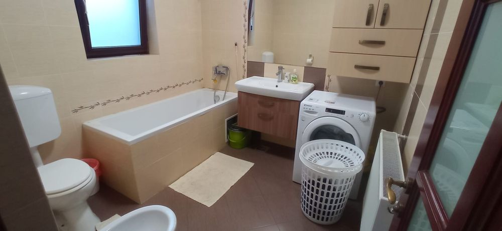 Casa spatioasa cu  curte , terasa si acces auto Dancu