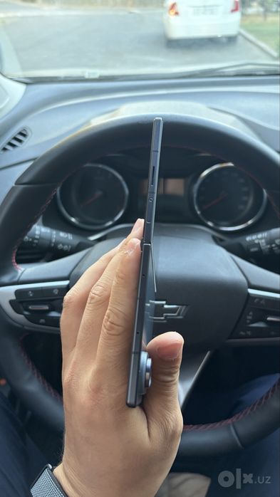 Samsung fold8 Graphite, 256gb, 2 ta imea o’tgan.