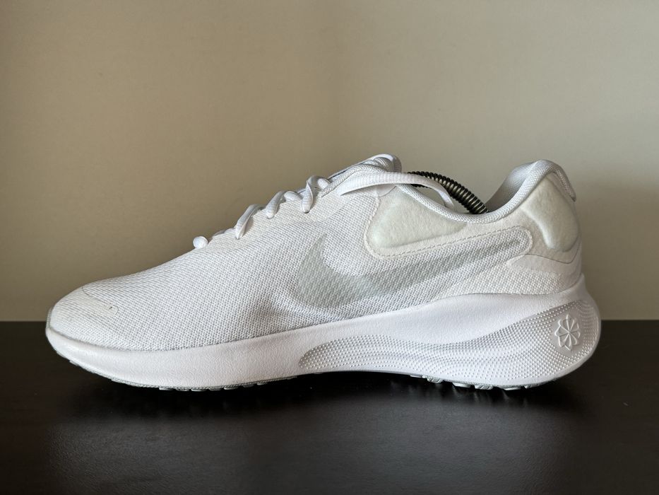 Nike Revolution 7/44н 28см Стелка Нови без Кутия