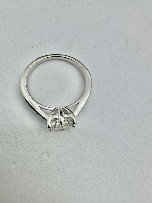 Сребърен пръстен с мойсанит (Диамант) 1 карат