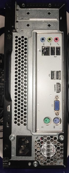 Acer Aspire X1430 + захр. кабел + 2 тонколонки + мишка и клавиатура