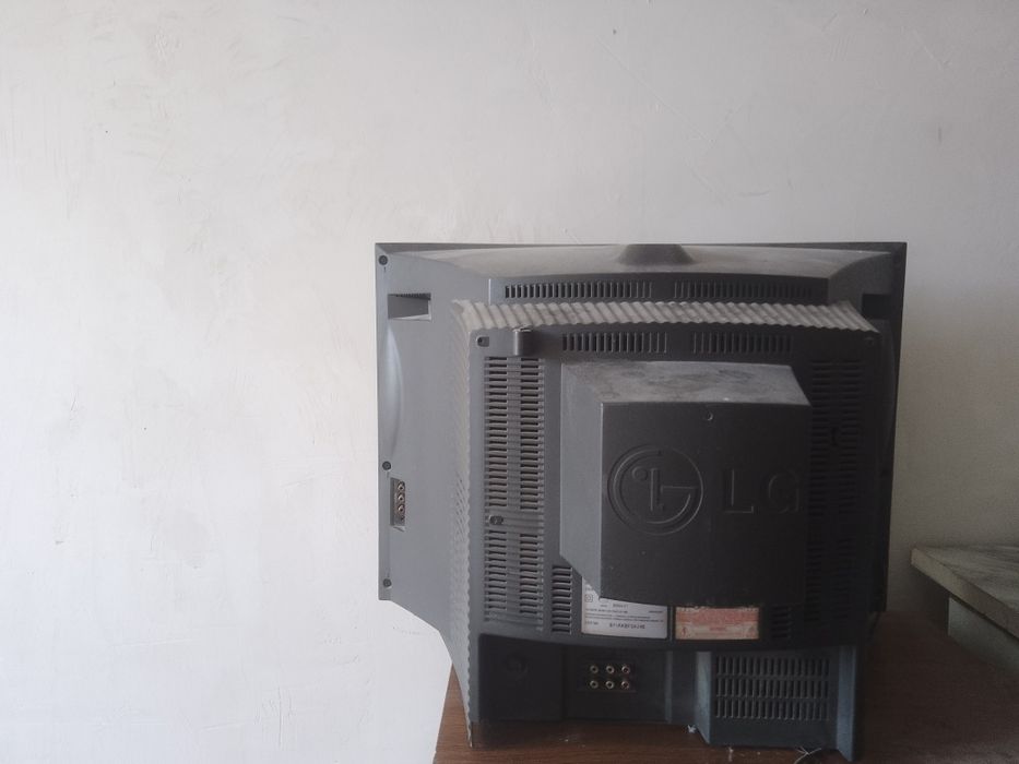 Телевизор LG 21FX4RG