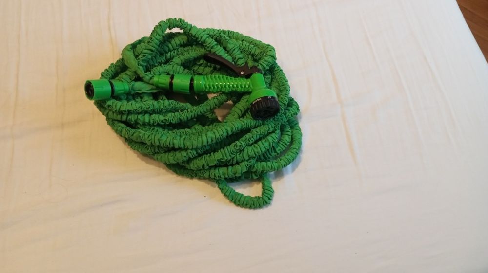 Furtun de gradina flexibil si extensibil, Latex, 7 functii, 7.5m - 22.5m, Verde
