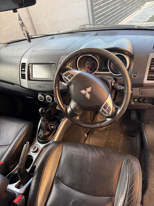 Mitsubishi outlander 2.0