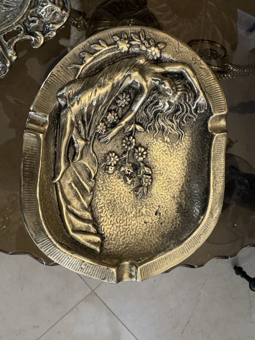 Scrumiera din bronz masiv