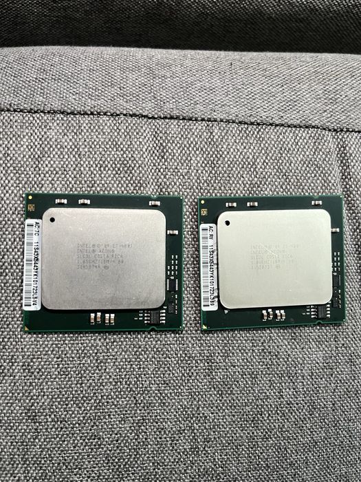 3x Procesor Intel – Core 2 Quad Q8300 + 2× Xeon E7-4807 (Server CPU)