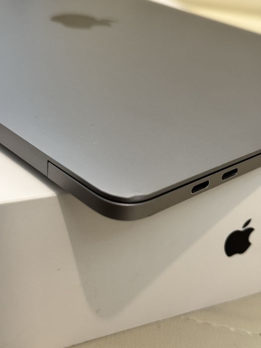 Laptop Apple MacBook Pro 2018 13 inch Touchbar
