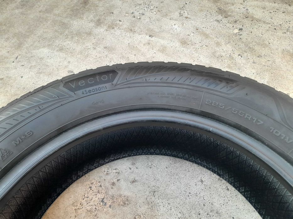 O anvelopa 225 55 17 goodyear vector 4 seasons 7,8 mm dot 3220