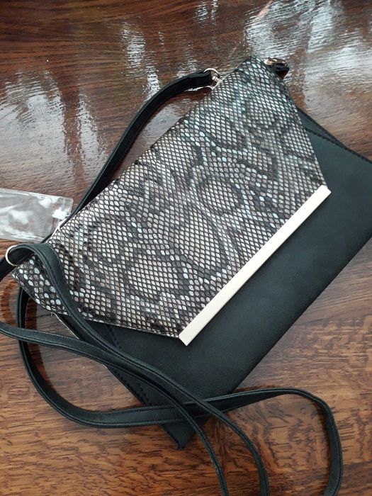 Чисто нова чантичка клъч – 29 х 20 см