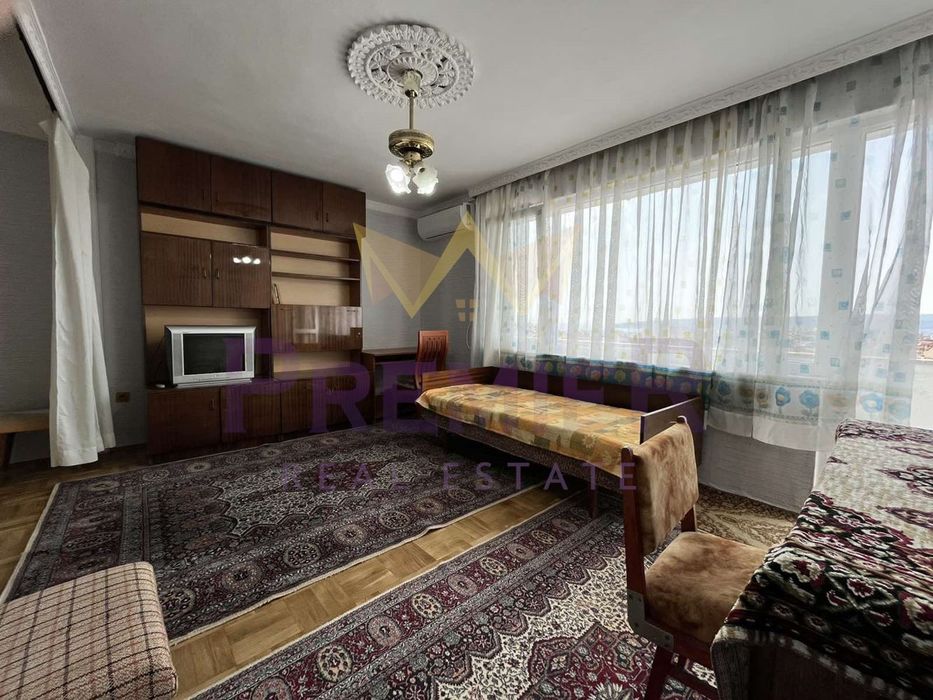 Дава се под наем Едностаен апартамент в Варна, Цветен квартал - 45 кв.м за 306 € - Снимка #2