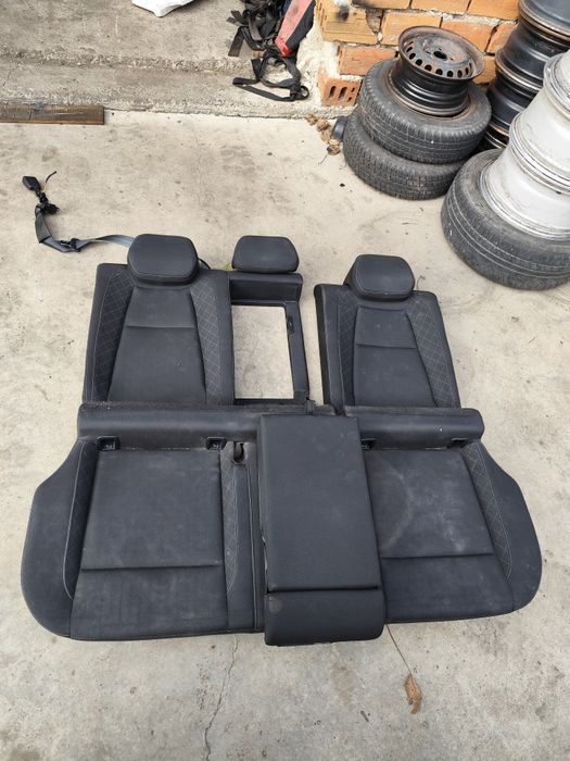 Shkoda Karoq 2019 салон със Четери броя кори