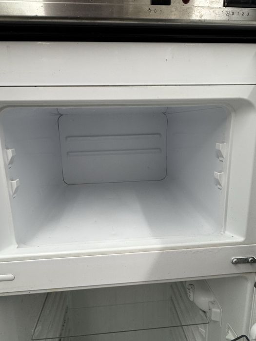 Хладилиник sharp