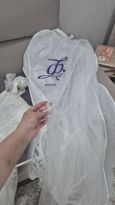 Платья свадебные и туфли