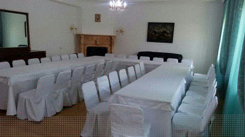 Аренда Шатры столы и стулье