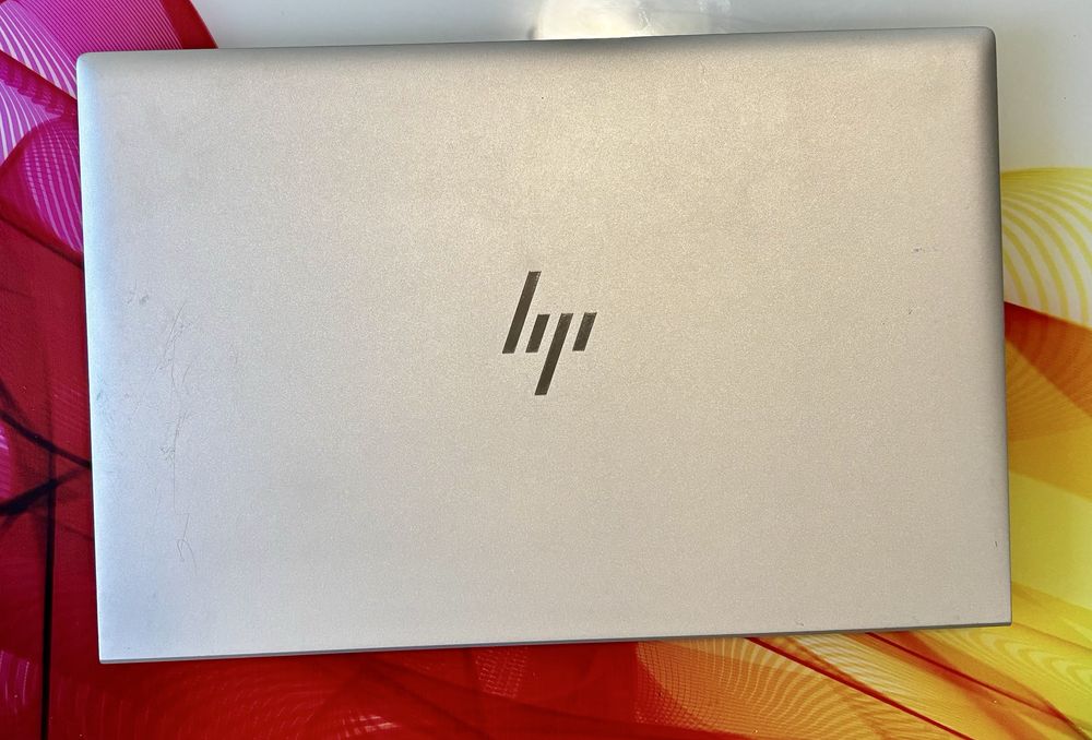 HP EliteBook Laptop 14” 16GB mem si 256 SSD