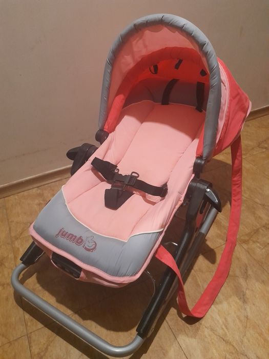 Шезлонг за бебе с функции за музика и вибрации