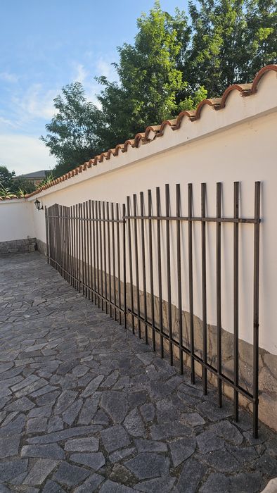 Продавам Метална ОГРАДА