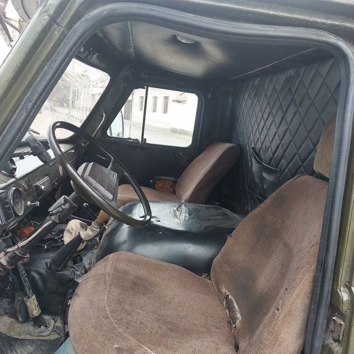 Уазик сотилади  йили 1984