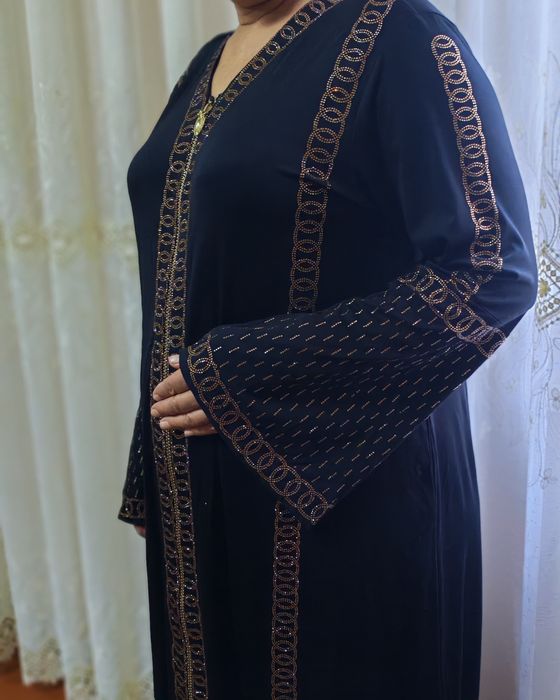Abaya sotiladi yangi