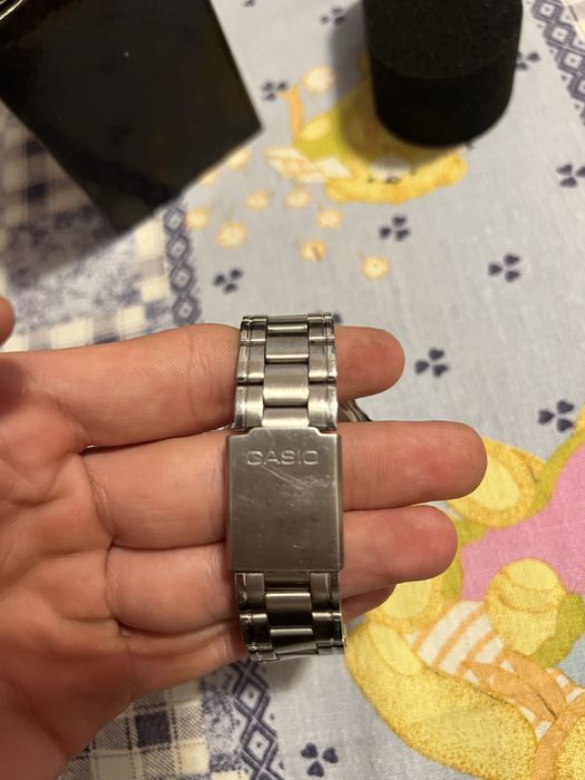 Vand ceas casio.