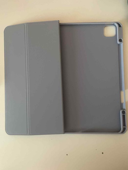 iPad Pro 12.9” wifi+cellular (generația a 6-a) – 128 GB