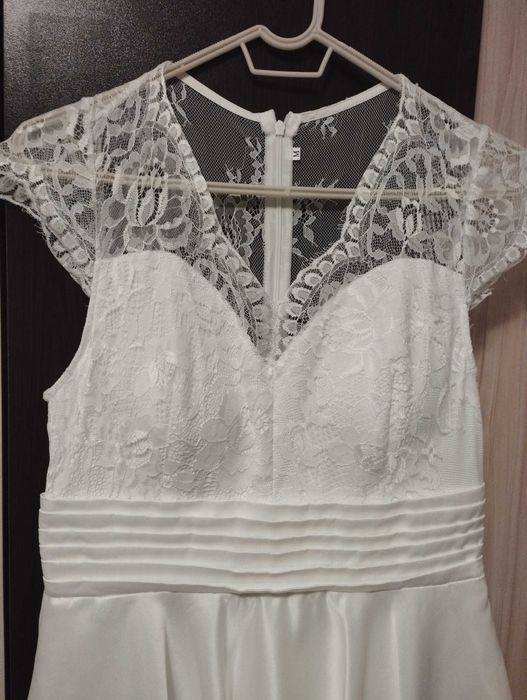 Бяла рокля (булчинска)