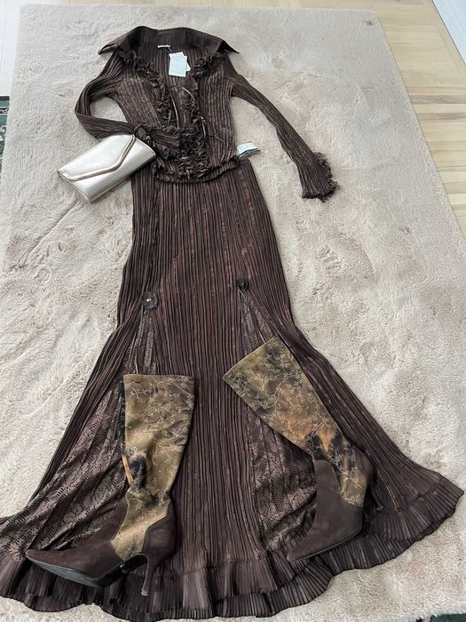 Costum nou elegant fusta si bluza achizitionat din Dubai, marimea 42